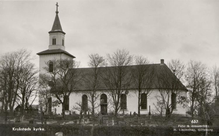Tryckt text på kortet: "Krokstads kyrka".
"Foto & ensamrätt: H. Lindenhag, Göteborg".