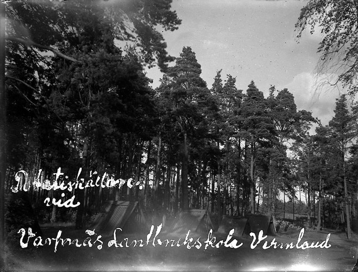 Enligt text på fotot: "Potatiskällare vid Varpnäs Lantbrukskola Vermland".