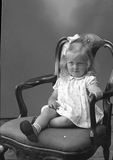 Enligt fotografens journal nr 8 1951-1957: "Ottosson, Inger Rinnela Svenshögen".