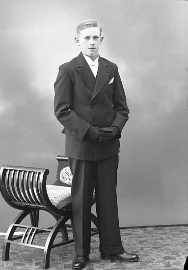 Enligt fotografens journal nr 6 1930-1943: "Franzen, Rune Kopper Här".