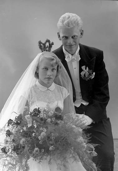 Enligt fotografens journal nr 8 1951-1957: "Lindqvist, Herr Sven, Källsby Jörlanda".