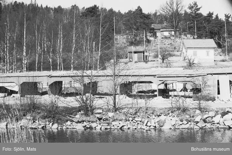 Bohusläns samhälls- och näringsliv. 2. STENINDUSTRIN.
Film: 19

Text som medföljde bilden: "Vy Kullgrens plan. April 1977."