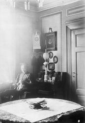 Interiør fra professor Monrads leilighet.