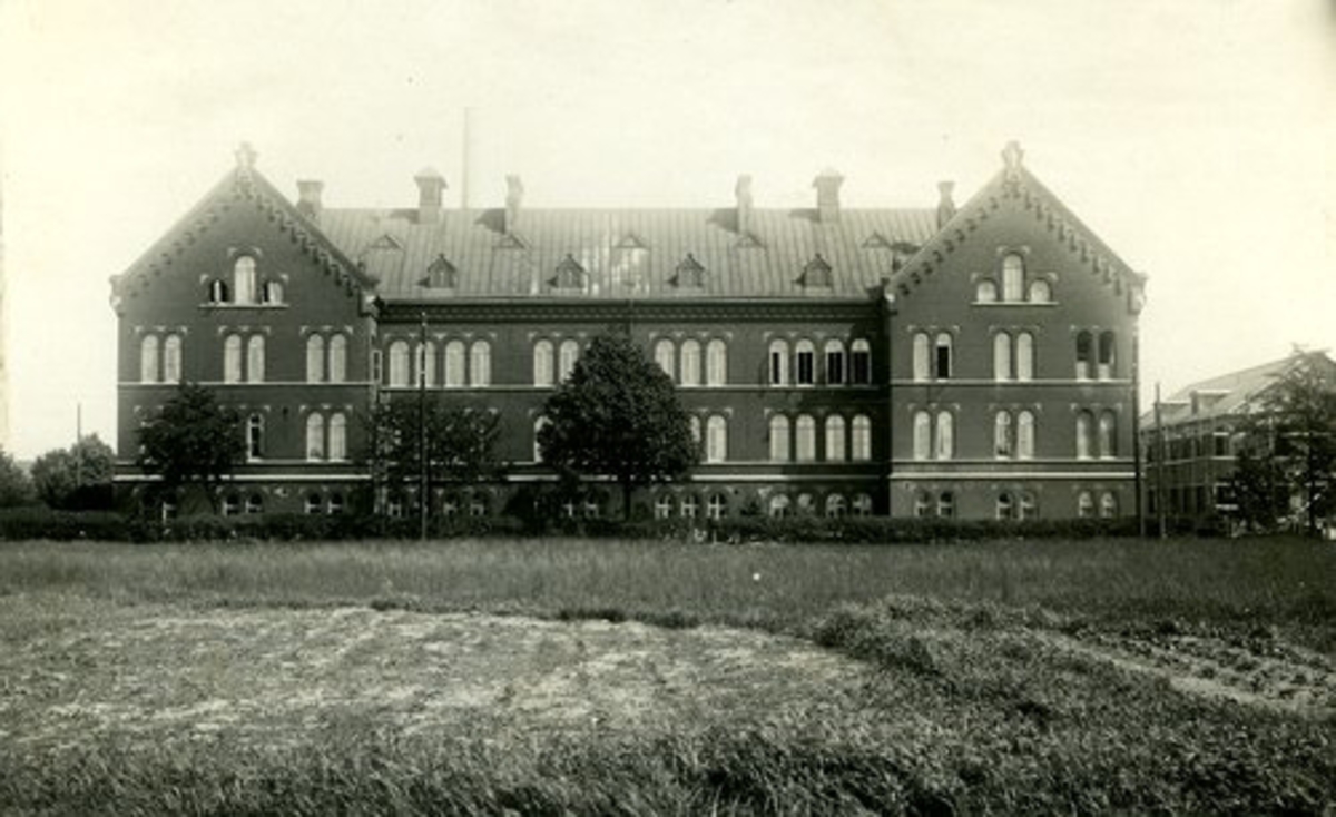 Halmstad, Engelbrektsgatan. Försörjningshemmet i Halmstad 1930.