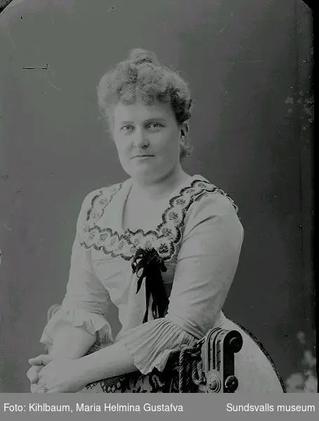 Signe Hulda Kihlbaum (f. 1867 d. 1933). Folkskollärarinna i Sundsvall och syster till Maria Kihlbaum. Detta foto  tog Maria den 25/3 1901.