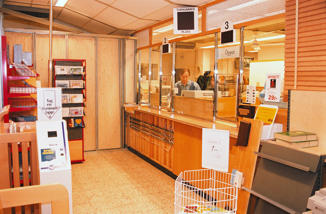 Ombyggnad av postkontoret i Knivsta. Förberedelser för Nya Posten.
I lokalerna ska både Postcenter och Svensk Kassaserrvice finnas.