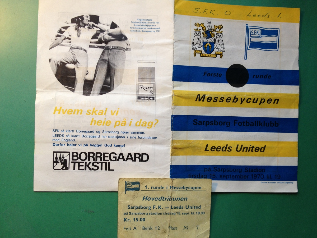 Programmettil messebycup-kampen mellom SFK og Leeds i 1970. Gitt av Jan-Egil Thoreby. M. billett.