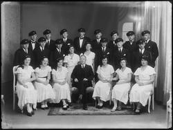 Avgangselever ved Sarpsborg høiere Almenskole,  1933
I midt