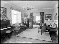 Stueinteriør fra kjøpmann Ole Slorers hjem i Sarpsborg, 1954