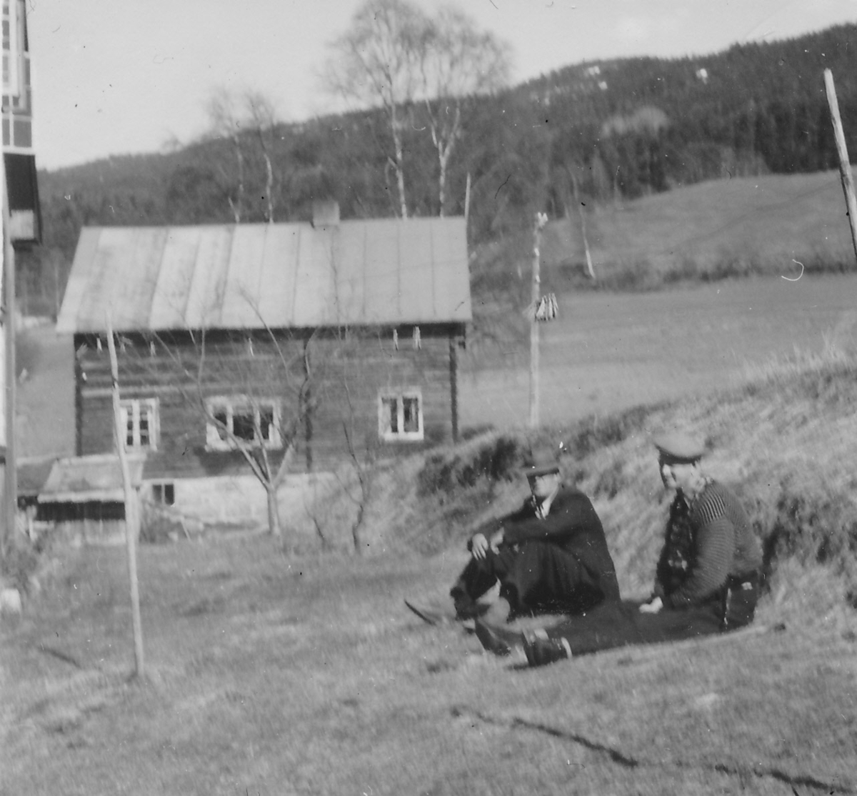 Jørund Landvik og Gunnar Gjevestad ved Smestad