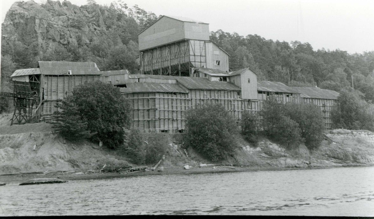 Norsk Hyperit, Valberg, bedriftbygninger. ca. 1980