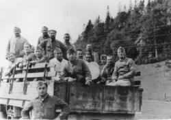 Mai-juni 1945. Til slutt drog de russiske krigsfangene til e