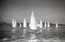 Seilbåter i regatta. Oslojoller under K.N.S. høstregatta 193