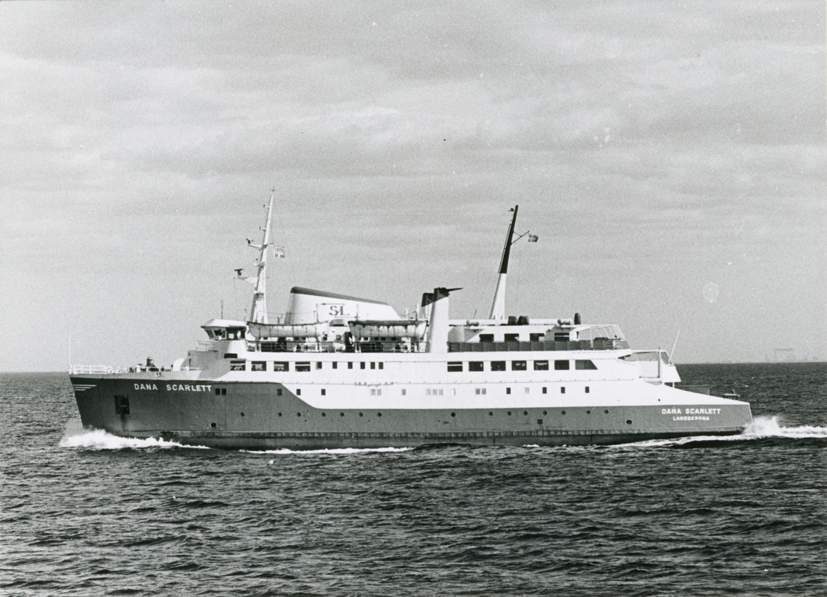 Passagerarfartyget m/s DANA SCARLETT under gång i Öresund.