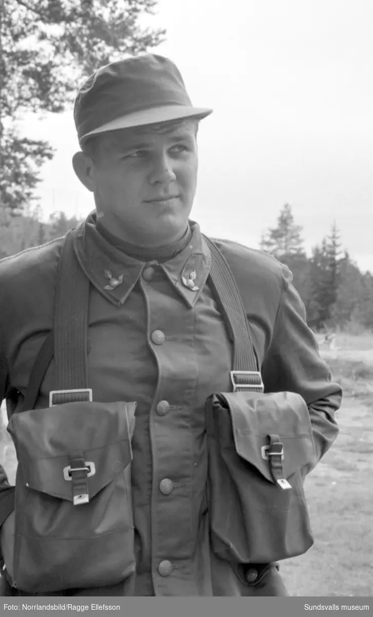Sundsvallsbrottaren Pelle Svensson som militär på Lv5 i Sundsvall. Fotograferat för Expressen.