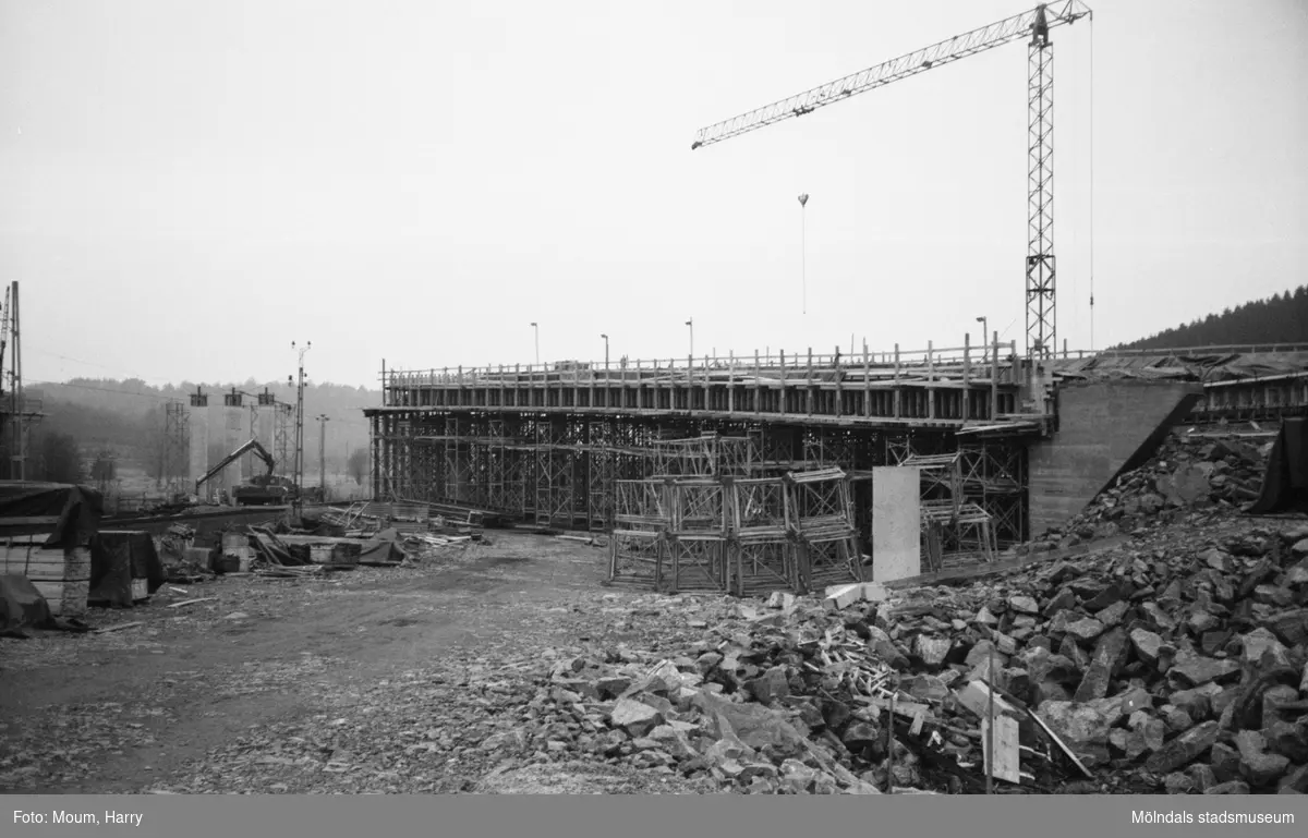 Byggandet av Torrekullamotet i Kållered, år 1983.

För mer information om bilden se under tilläggsinformation.