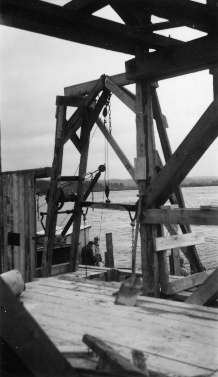 Ätrafors kraftverk. Ombyggnad av dammen år 1951-1952.
Foto: Ingenjör Andreasson, Yngeredsfors Kraft AB.