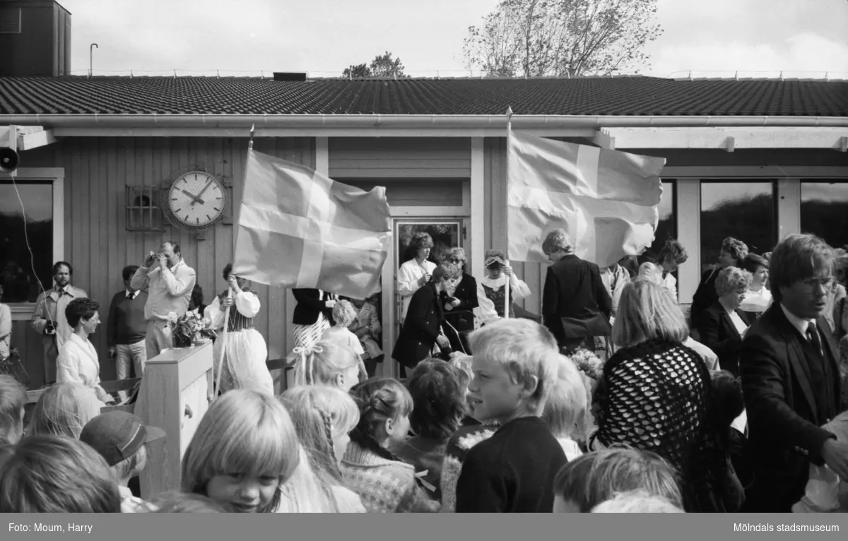 Skolavslutning på Liveredsskolan (senare Östergårdsskolan) i Kållered år 1983.