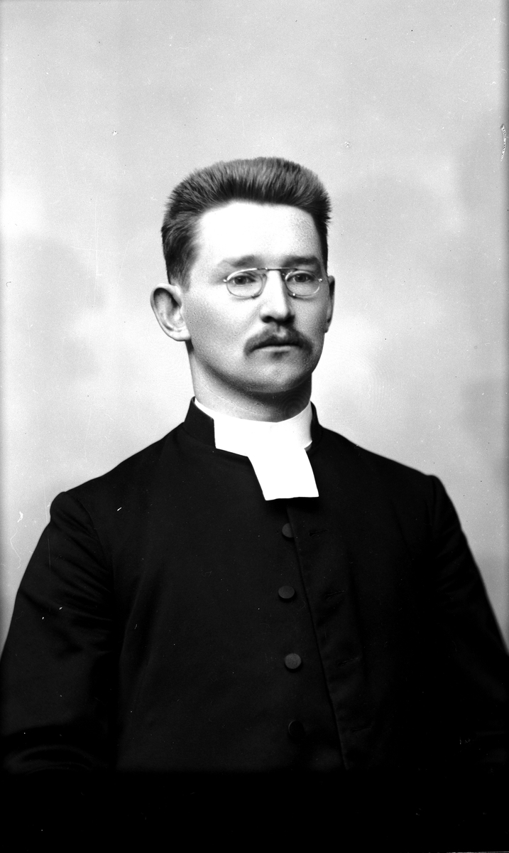Pastor Axel Liljestrand, 1894? Fotograf: C Billberg?