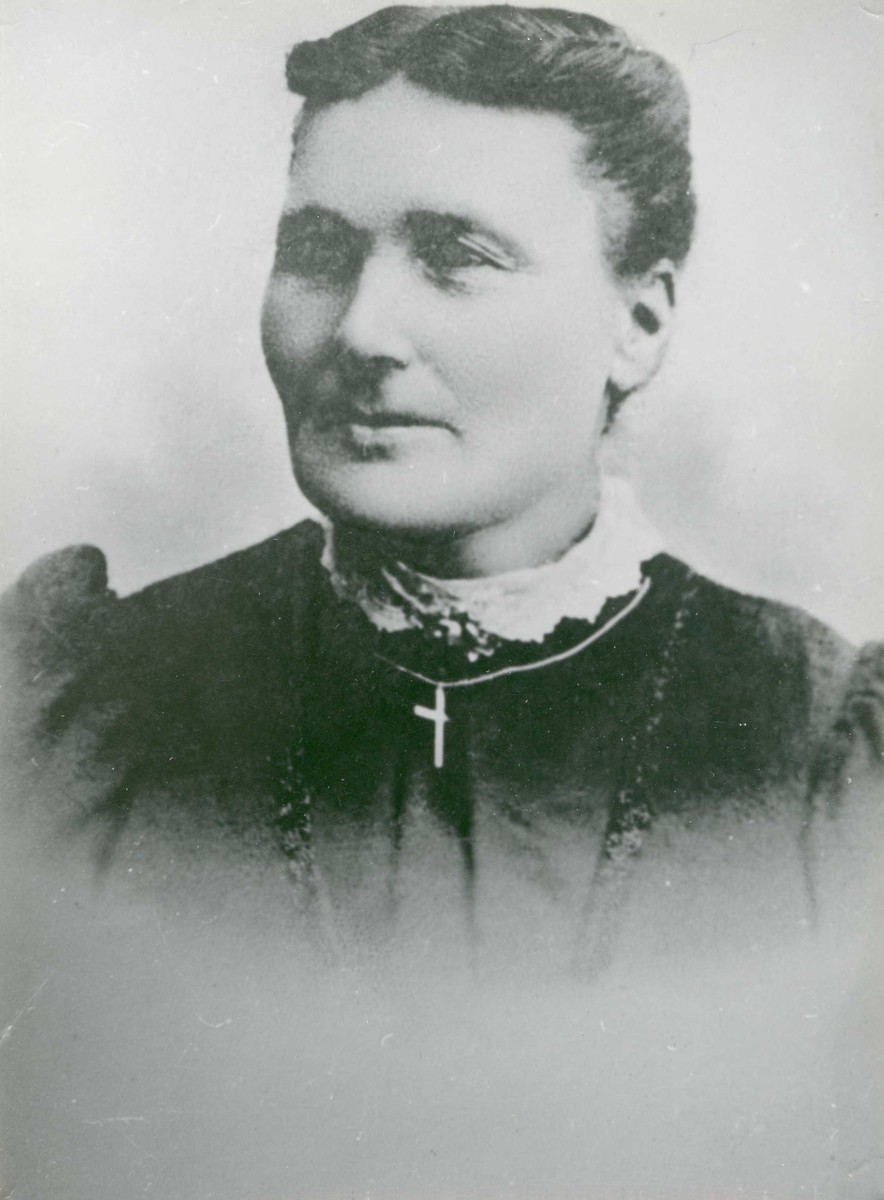Portrett - Fru Ole Andr. Larsen