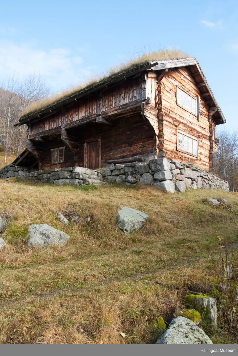 Setestugu-Loftstugu i øvre Døkki, Dokken gård i Sudndalen
