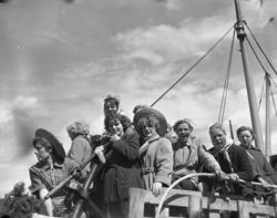 Vardens arkiv. "Fra Telemarksbåtene" 08.07.1953