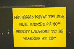 Klar melding til brukere av vaskemaskiner i vaskeriet på Val