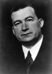 Portrett av Herman Prestegaard, disponent for meieriet, i  i