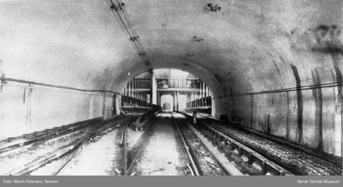 Tunnell for sporvogn eller tog