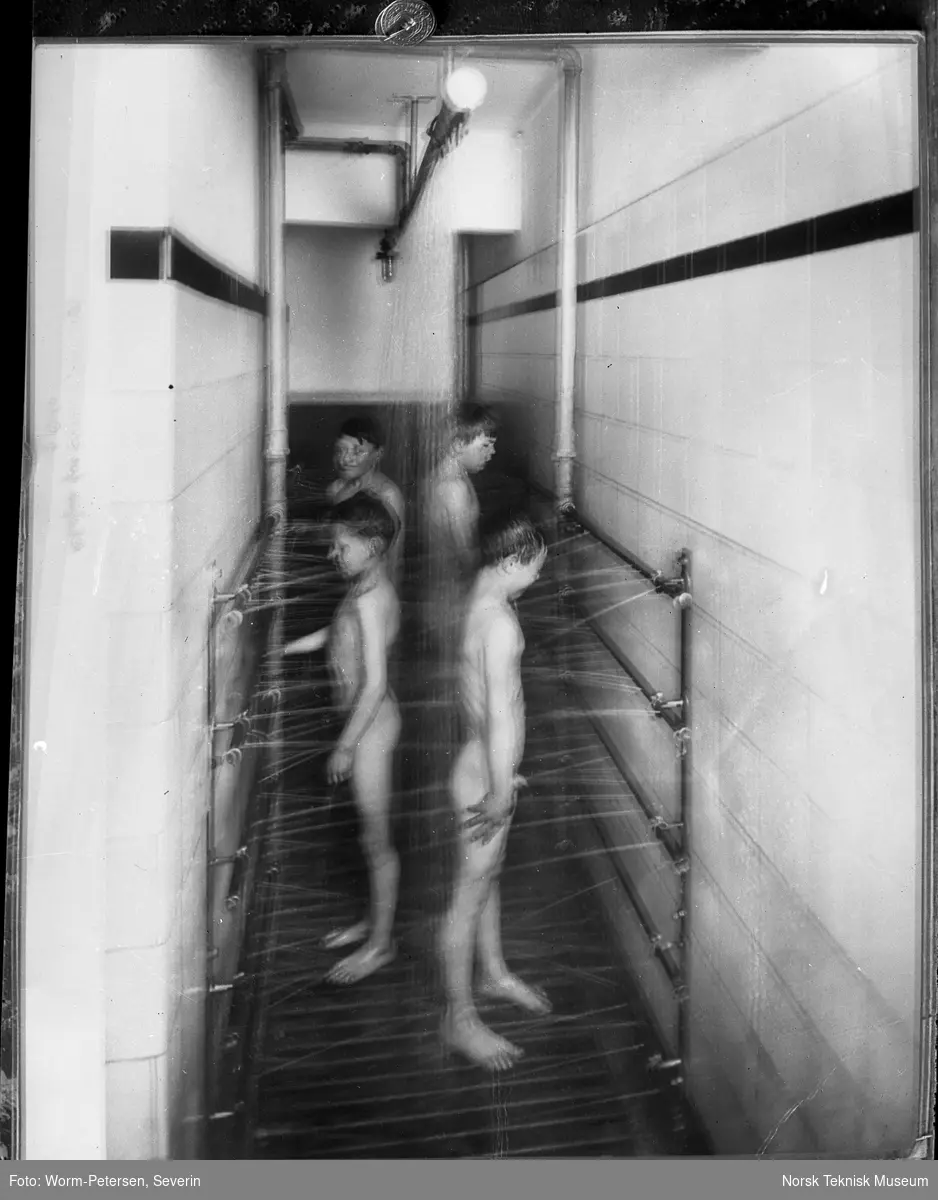 геи подростки в лагере голые фото 66