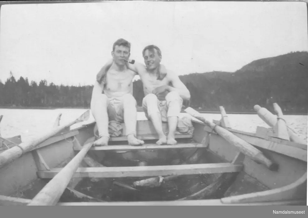 To menn i en båt