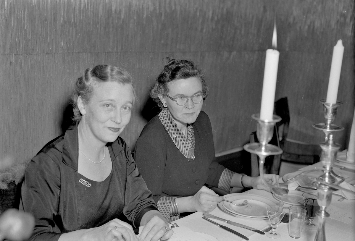 Middagsselskap i Kunstindustrimuseet og Handelsstandens Hus