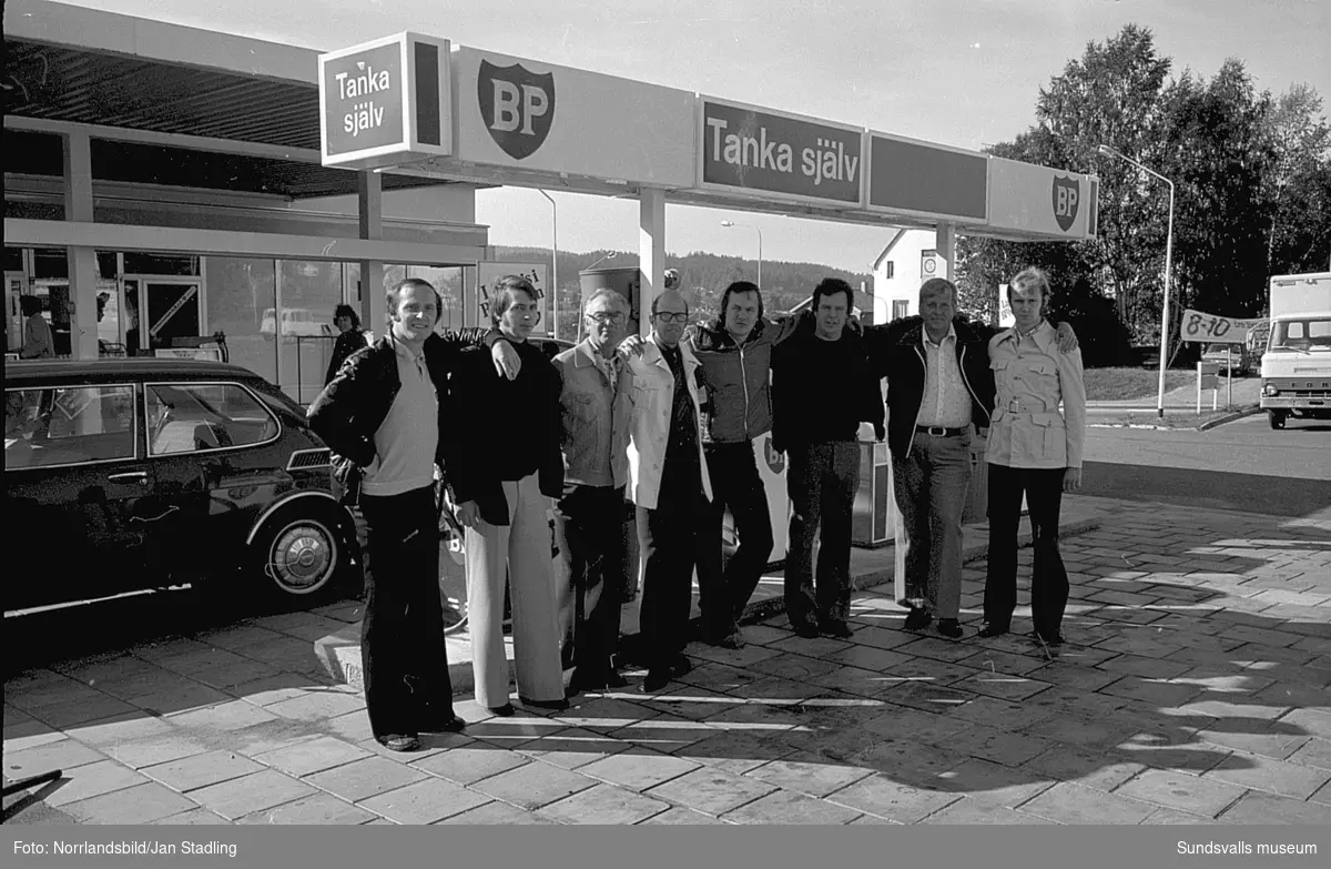 BP i Granlo, gruppbild med personal och föreståndare.