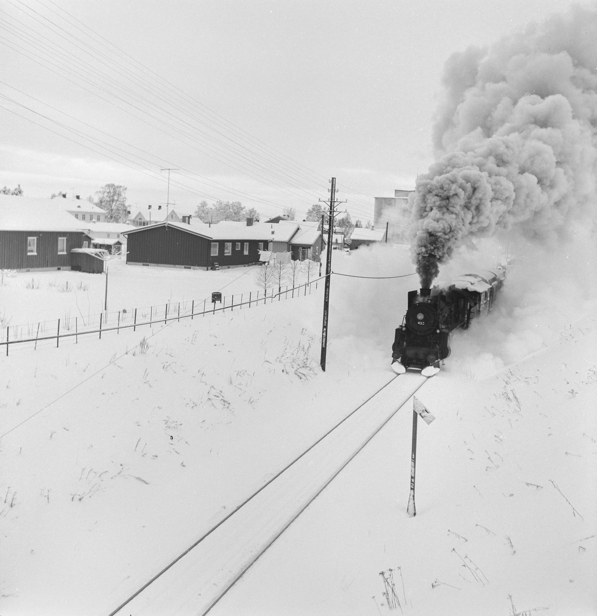 Godstog på Solørbanen trukket av damplokomotiv 26c nr, 433.