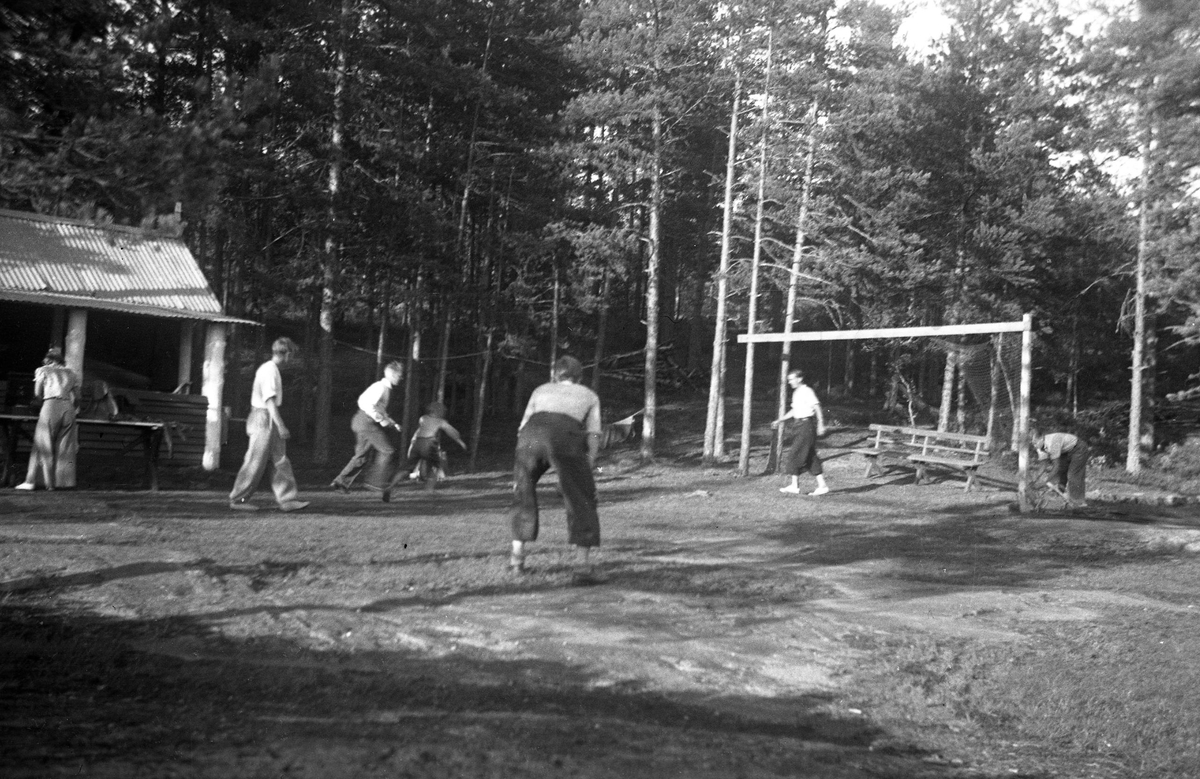 Football playing at the Ruudhytta cabin