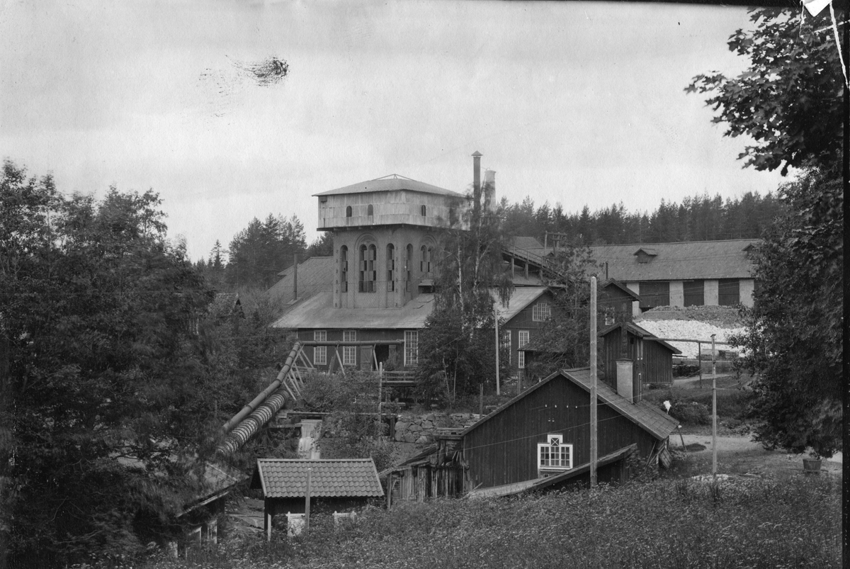 Riddarhyttans järnbruk. Med fotografiet erhöll fotografen Svenska Turistföreningens stipendium 1904.