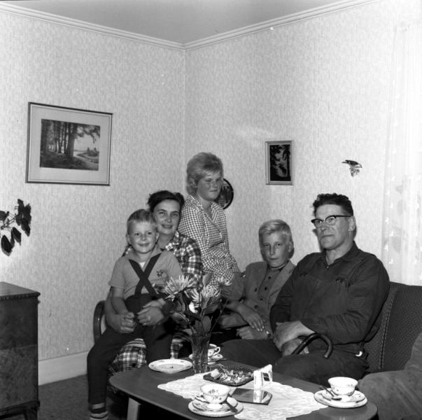 Familjen Göte Ericson, Prästgården.