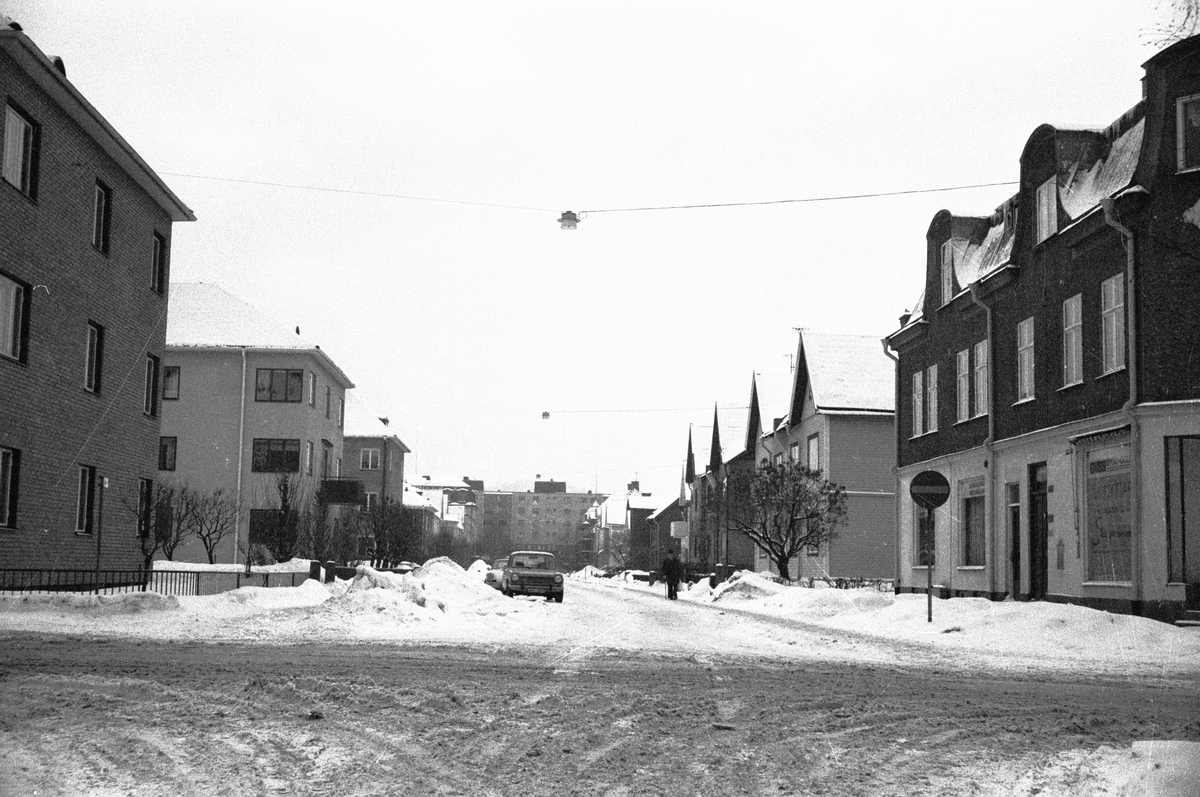 Linnégatan i Huskvarna en vinterdag, mot söder.