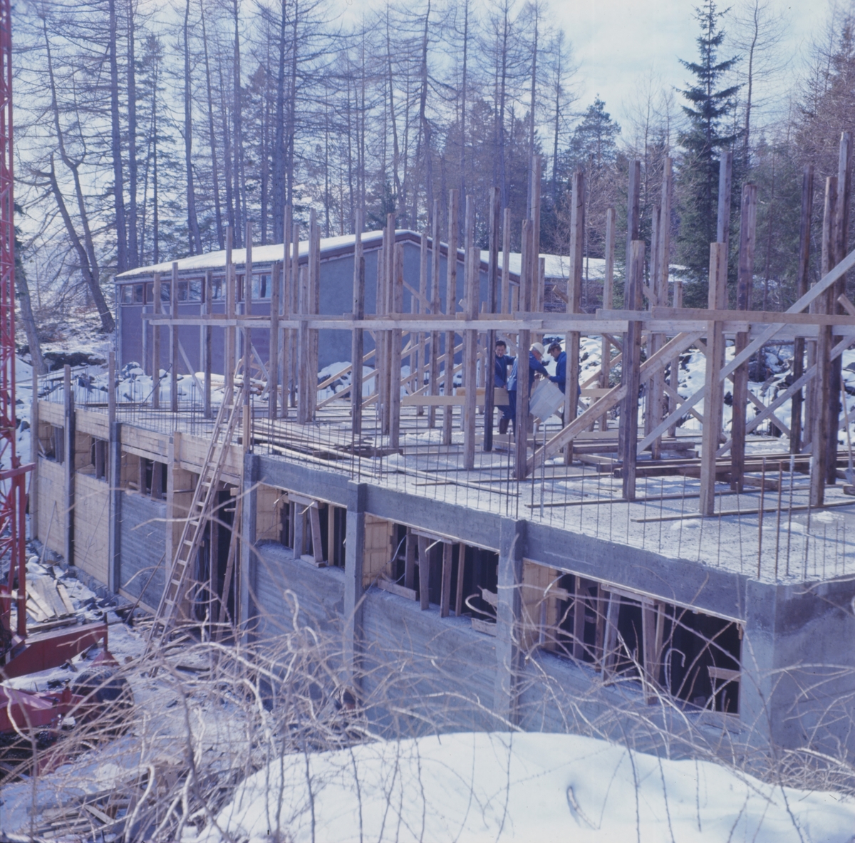 Dokumentasjonsbilder av bygginga av verksted / lager ved Sunnmøre Museum.