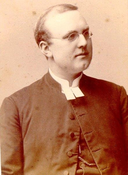 Pastor Östergren.