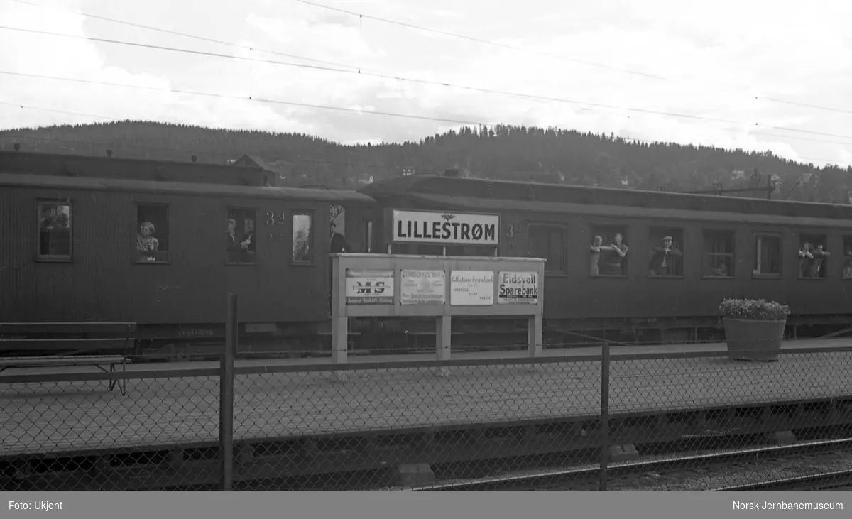 Lillestrøm stasjon, plattformskilting