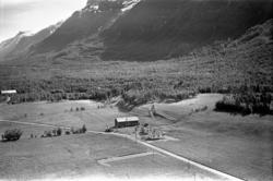 Flyfoto: Sørdalen, Øystad i Bardu 1959