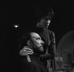 Nationaltheatret. Amfiscenen. .FADEREN av August Strindberg.