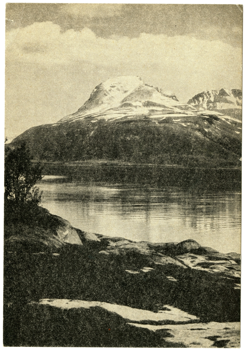 Postkort. Landskap med fjord og snødekte fjell i Balsfjord.