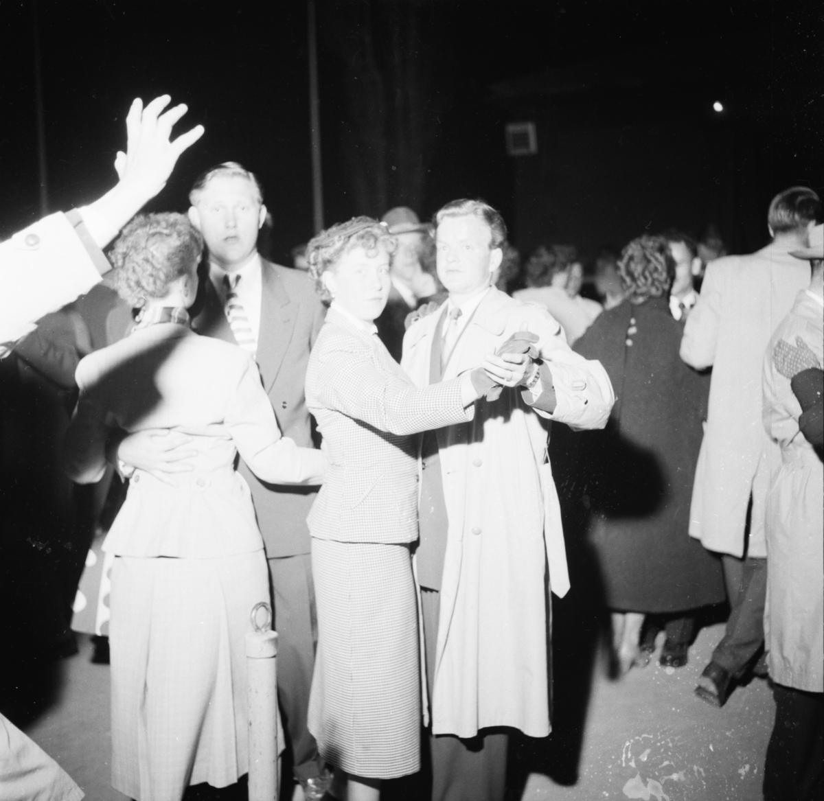 Vardens arkiv. "Første dansen i Brekkeparken"  15.05.1954