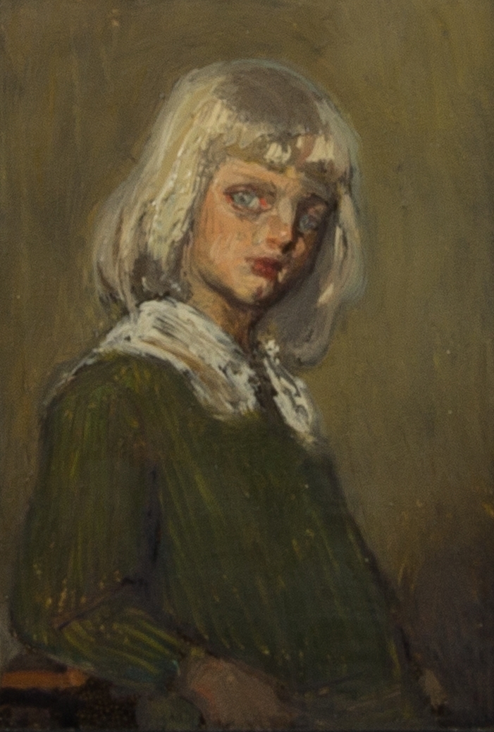 Porträttskiss föreställade Staffan Kronberg som 8-åring. Midjebild. Klädd i grön och gulrandig dräkt med vit krage. Långt ljust hår med lugg. Grönaktig enfärgad bakgrund.