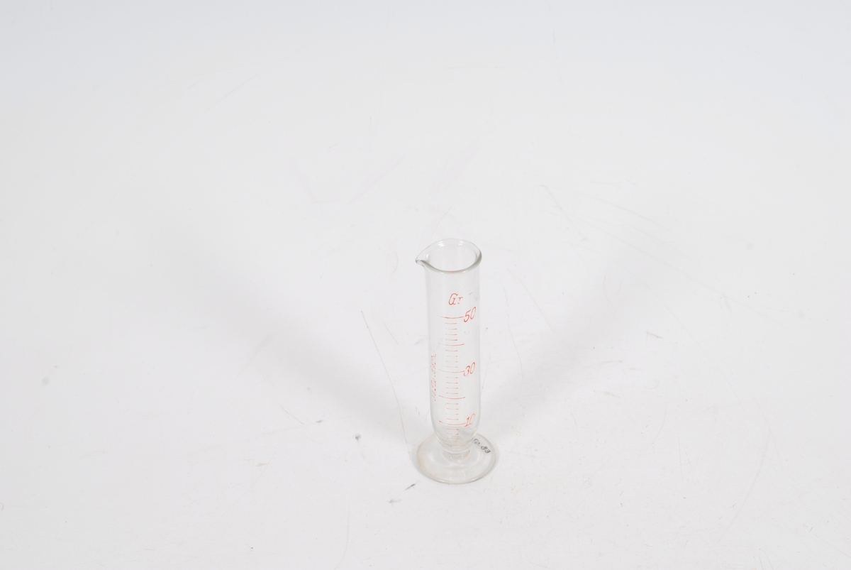 A-D: sylinderformet
E: konisk
Måleglassene er brukt i kjemiundervisning.
