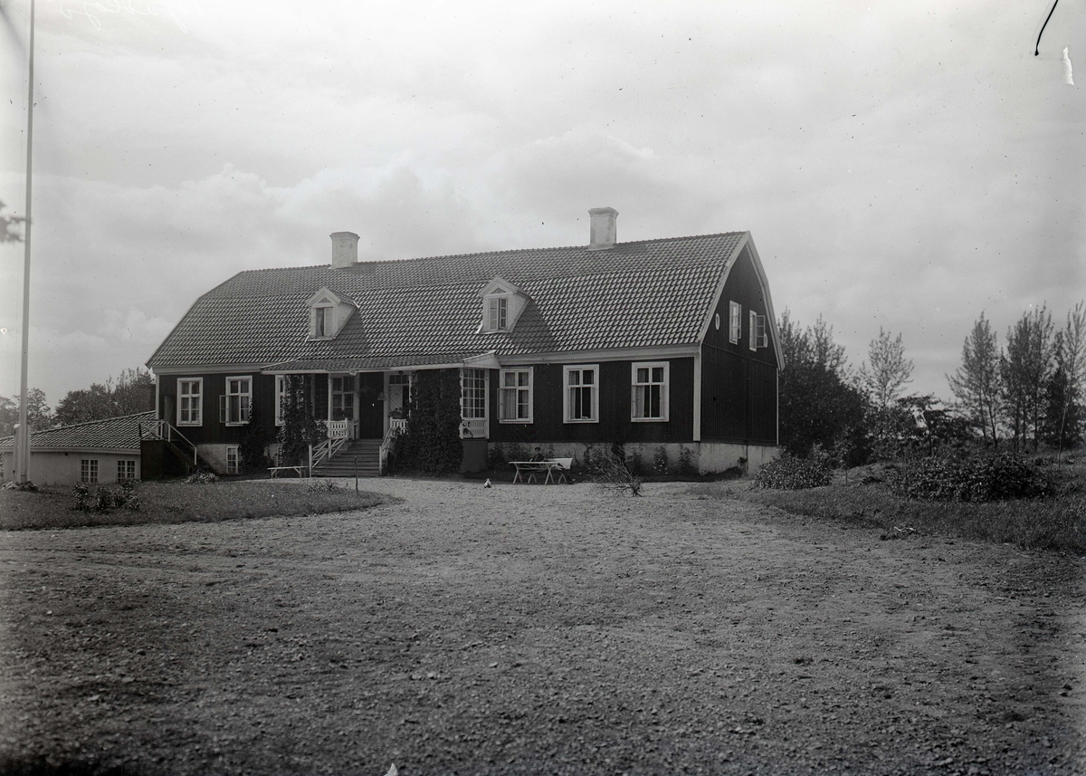 Större boningshus i Myresjö.