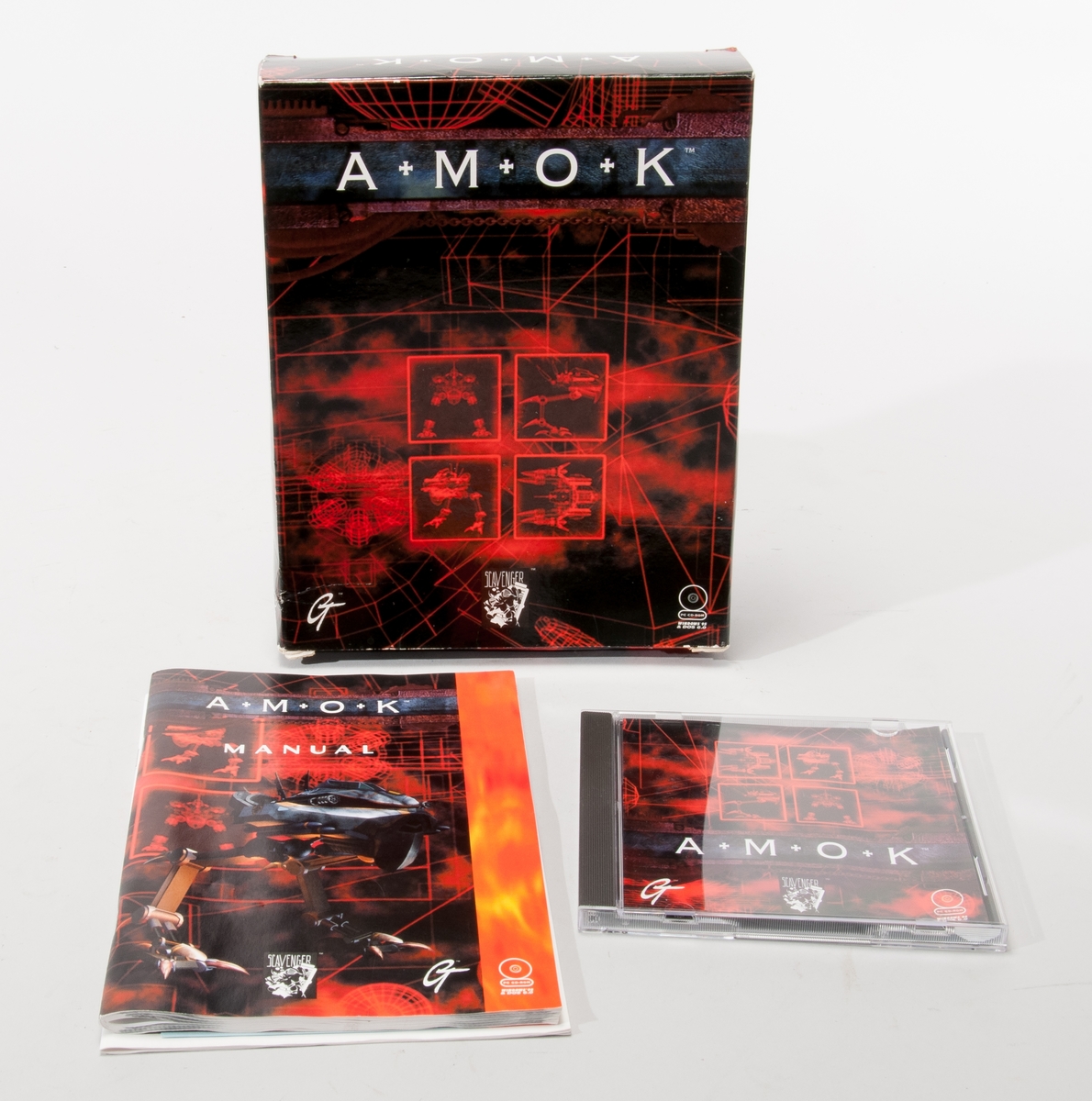 Datorspel AMOK (CD-ROM till PC Windows 95), Scavenger/GT Interactive Software 1996.
Förpackning, innehållande manual och fodral med CD-ROM.