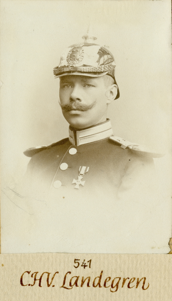 Porträtt av Victor Landegren, löjtnant vid Göta livgared I 2.